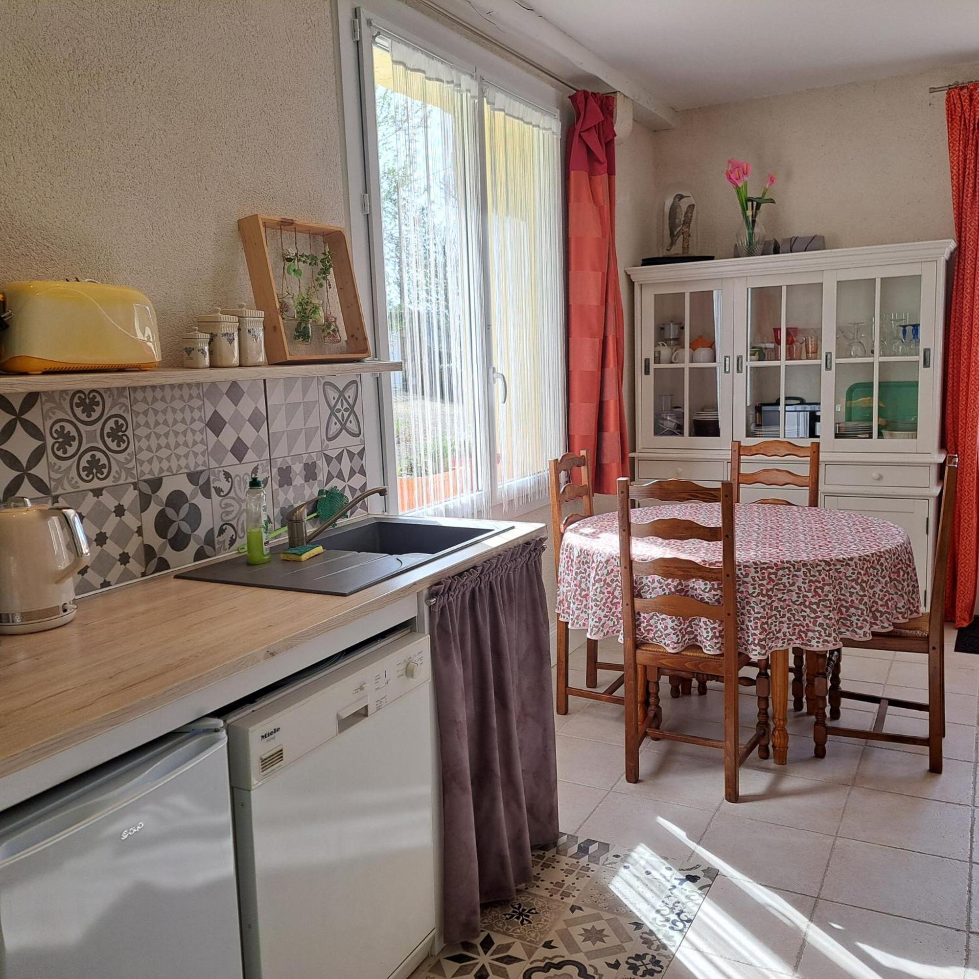 Gite De La Pivarderie Senille Екстериор снимка